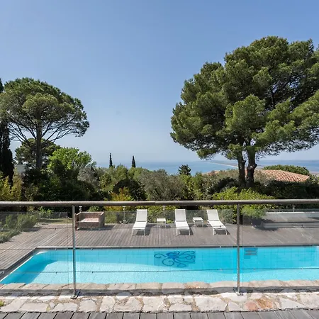 Mont Saint-clair Vue Et Etang, Piscine Et Clim Villa *