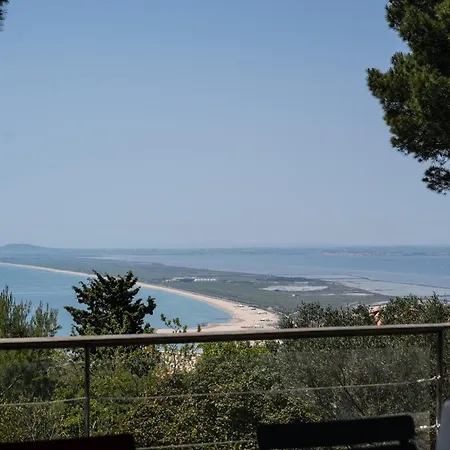 Mont Saint-clair Vue Et Etang, Piscine Et Clim *