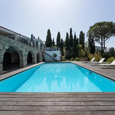 Mont Saint-clair Vue Et Etang, Piscine Et Clim Villa